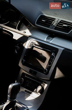 Купе Volkswagen CC / Passat CC 2012 в 