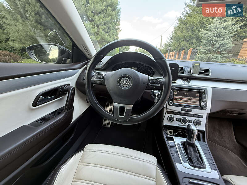 Купе Volkswagen CC / Passat CC 2012 в Киеве