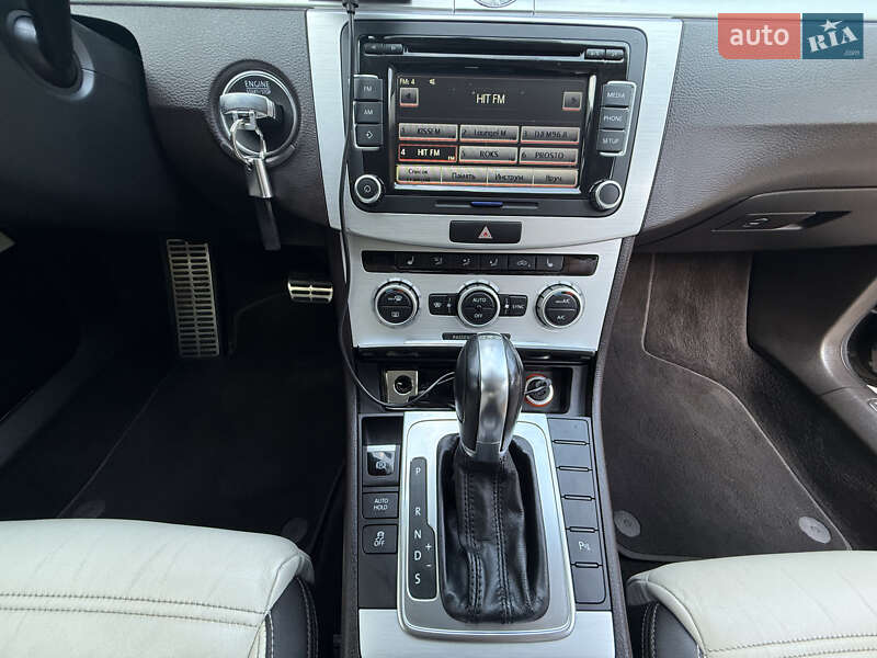 Купе Volkswagen CC / Passat CC 2012 в Киеве