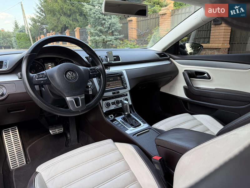 Купе Volkswagen CC / Passat CC 2012 в Киеве