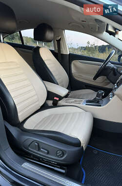 Купе Volkswagen CC / Passat CC 2014 в 