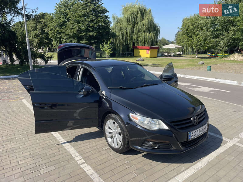 Купе Volkswagen CC / Passat CC 2010 в Луцьку