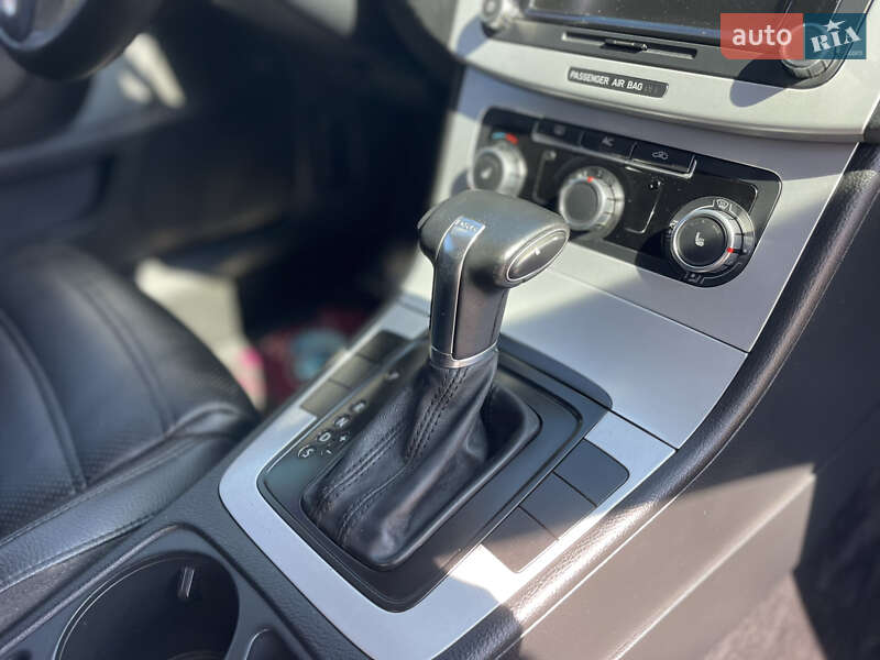 Купе Volkswagen CC / Passat CC 2010 в Луцьку