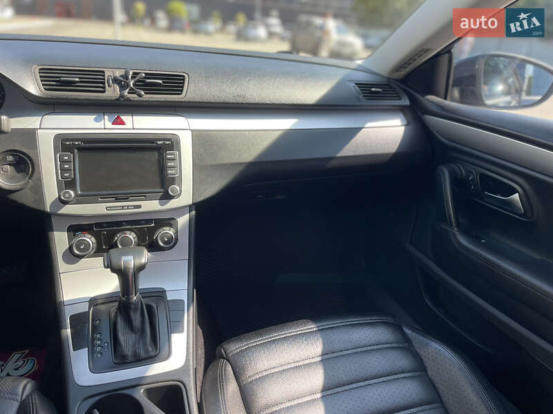 Купе Volkswagen CC / Passat CC 2010 в Луцьку