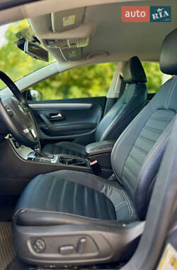 Купе Volkswagen CC / Passat CC 2011 в 