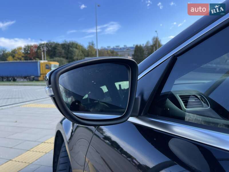 Купе Volkswagen CC / Passat CC 2013 в Львові