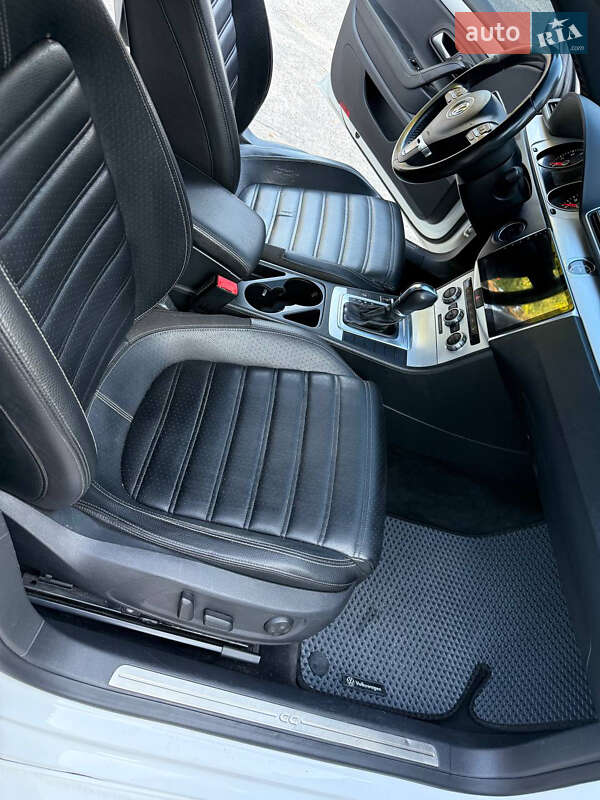 Купе Volkswagen CC / Passat CC 2013 в Шаргороді