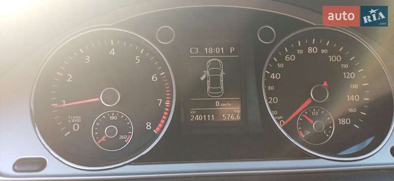 Купе Volkswagen CC / Passat CC 2011 в Броварах