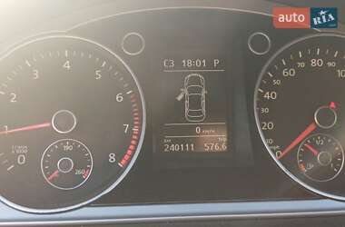 Купе Volkswagen CC / Passat CC 2011 в 