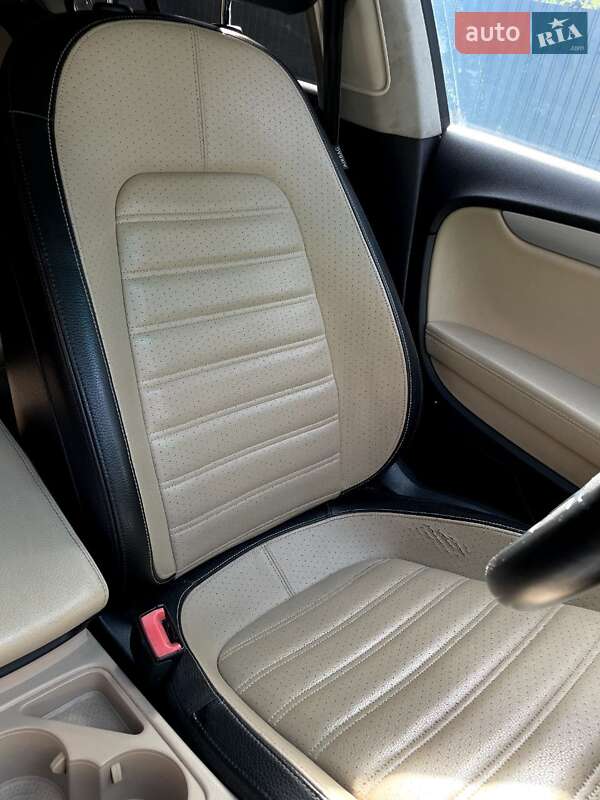 Купе Volkswagen CC / Passat CC 2014 в Києві