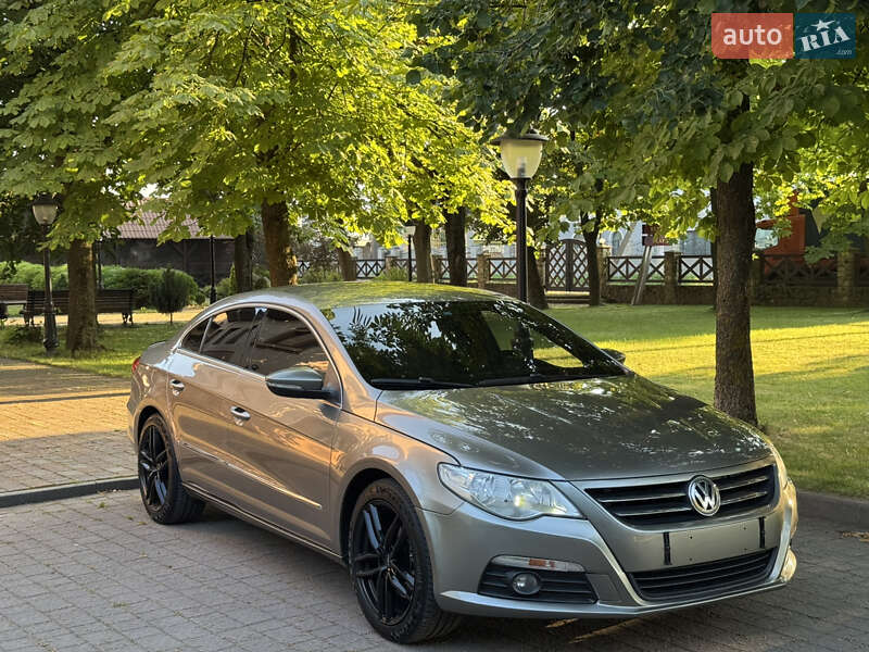 Купе Volkswagen CC / Passat CC 2010 в Брошневе-Осаде