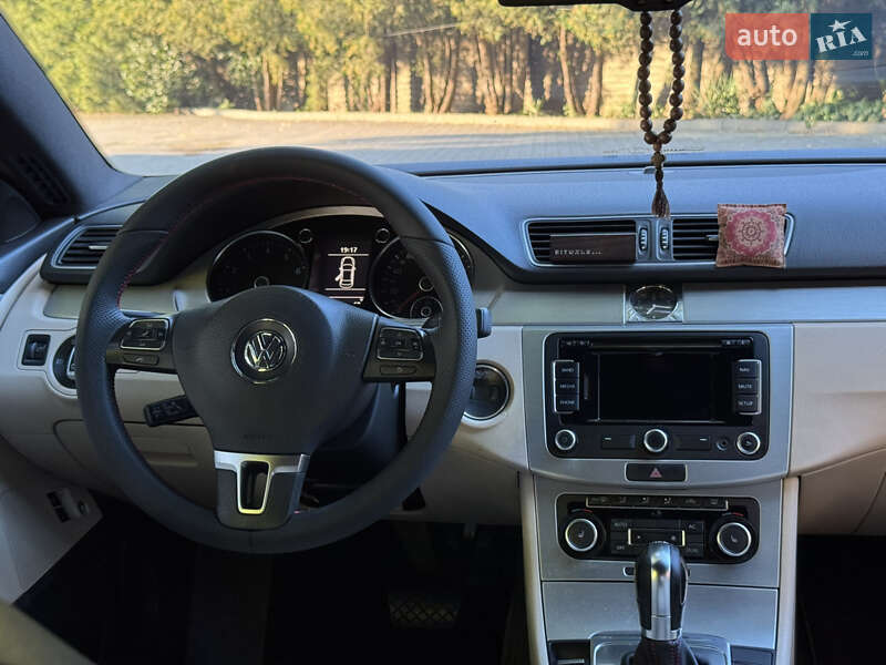 Купе Volkswagen CC / Passat CC 2010 в Брошневе-Осаде