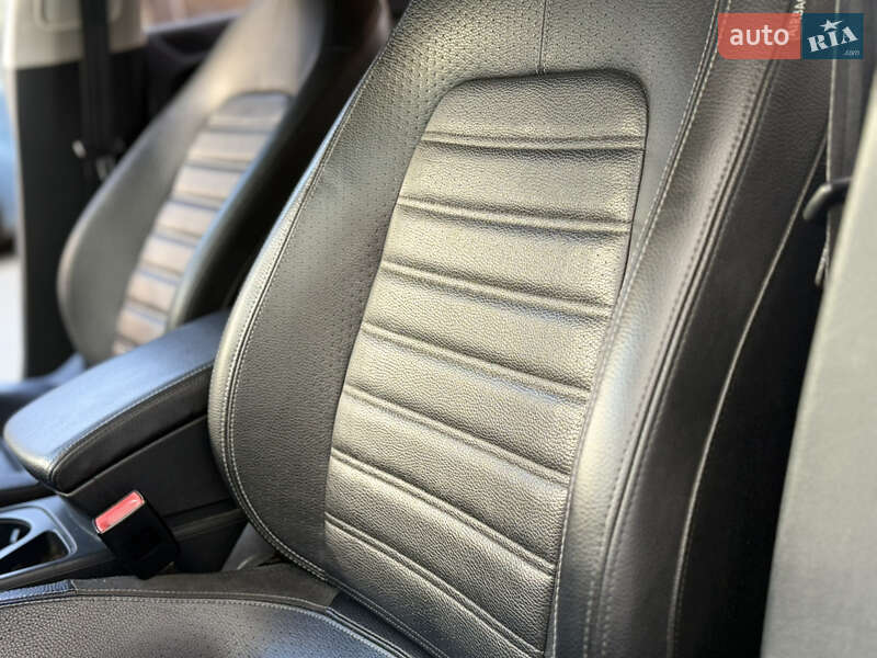 Купе Volkswagen CC / Passat CC 2015 в Києві