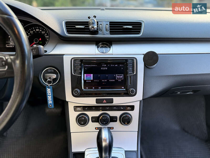 Купе Volkswagen CC / Passat CC 2015 в Києві