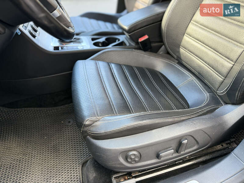 Купе Volkswagen CC / Passat CC 2015 в Києві