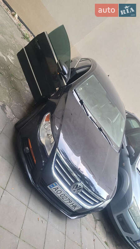Купе Volkswagen CC / Passat CC 2010 в Иршаве