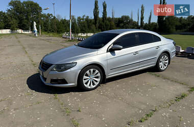 Купе Volkswagen CC / Passat CC 2011 в 