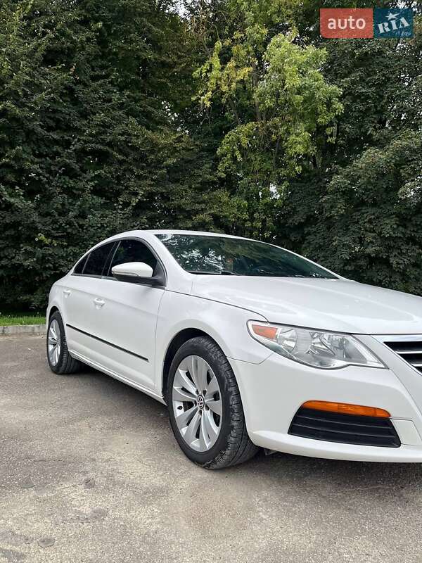 Купе Volkswagen CC / Passat CC 2011 в Борщеві