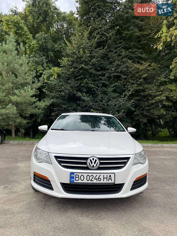 Купе Volkswagen CC / Passat CC 2011 в 