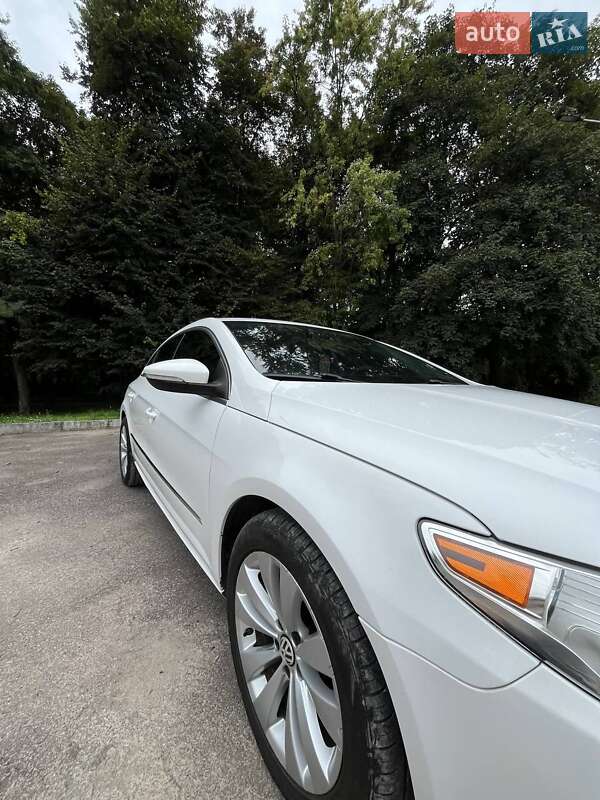 Купе Volkswagen CC / Passat CC 2011 в Борщеві