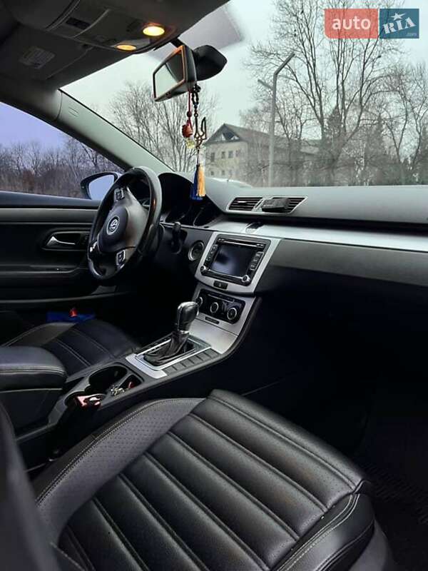 Купе Volkswagen CC / Passat CC 2011 в Борщеві