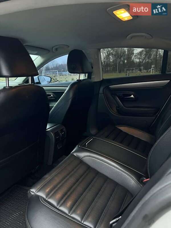 Купе Volkswagen CC / Passat CC 2011 в Борщеві