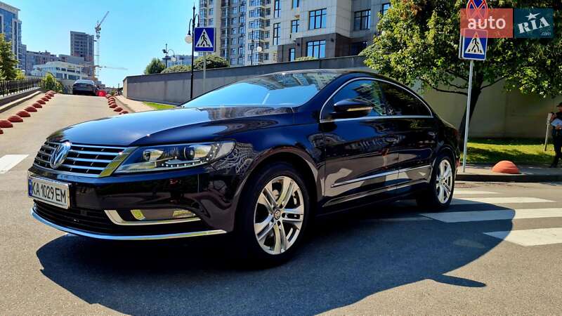 Купе Volkswagen CC / Passat CC 2015 в Киеве