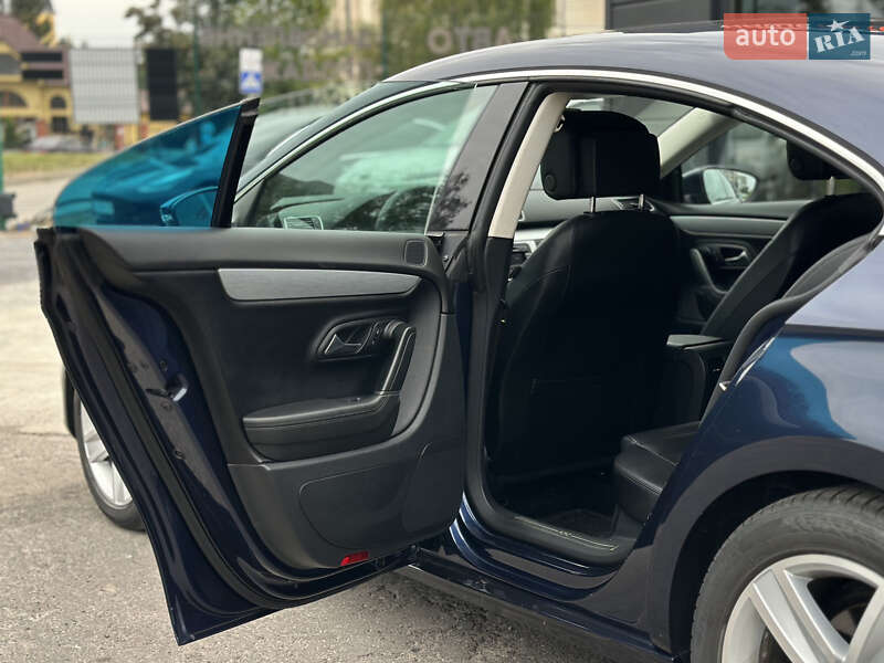 Купе Volkswagen CC / Passat CC 2012 в Шептицькому