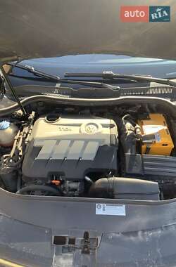 Купе Volkswagen CC / Passat CC 2010 в 