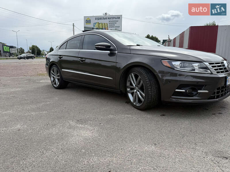 Купе Volkswagen CC / Passat CC 2014 в Вышгороде