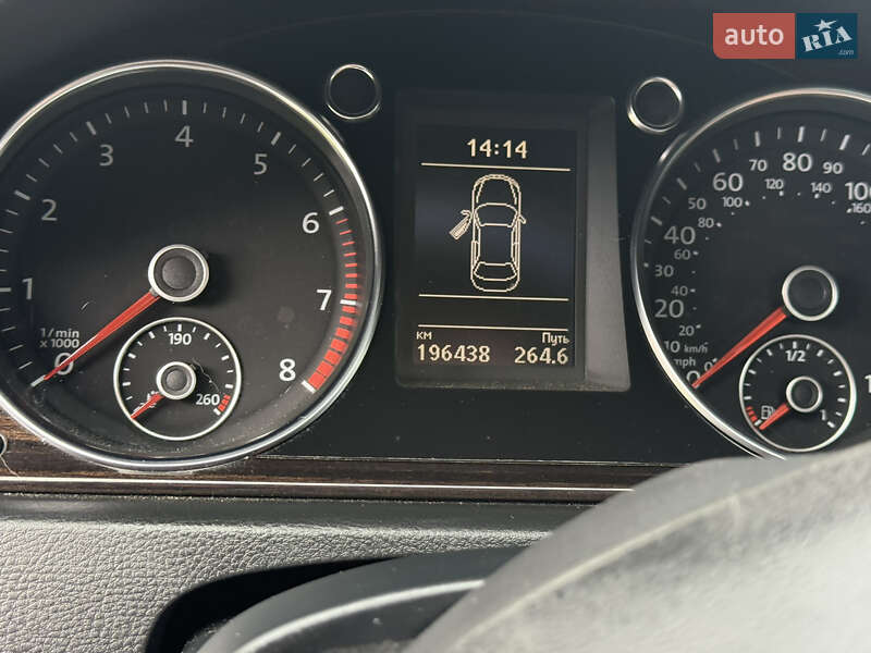 Купе Volkswagen CC / Passat CC 2014 в Вышгороде