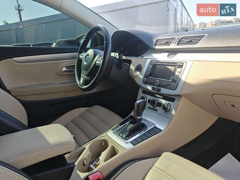 Купе Volkswagen CC / Passat CC 2013 в Львове