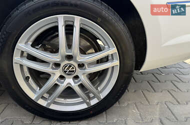 Купе Volkswagen CC / Passat CC 2011 в 