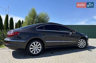 Купе Volkswagen CC / Passat CC 2011 в 