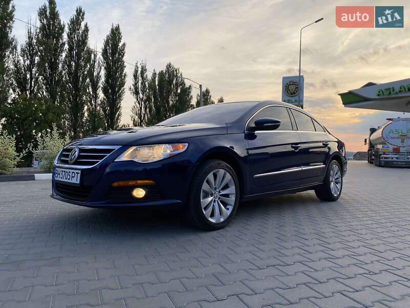 Купе Volkswagen CC / Passat CC 2010 в 