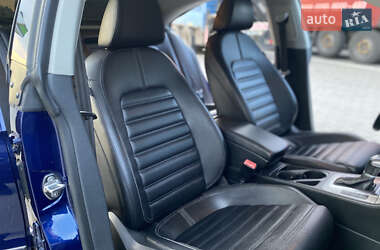 Купе Volkswagen CC / Passat CC 2010 в 