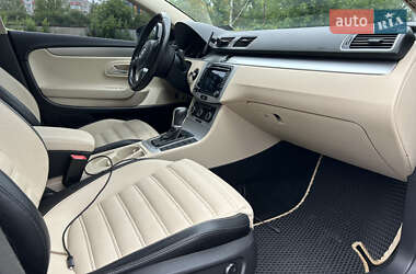 Купе Volkswagen CC / Passat CC 2011 в 