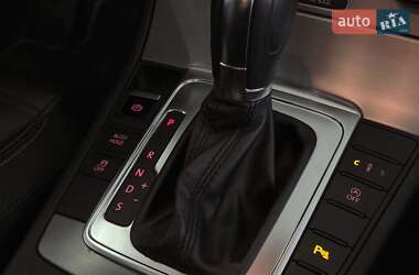 Купе Volkswagen CC / Passat CC 2012 в 