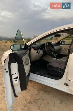 Купе Volkswagen CC / Passat CC 2009 в 
