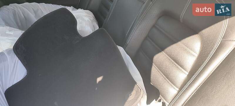 Купе Volkswagen CC / Passat CC 2012 в Києві