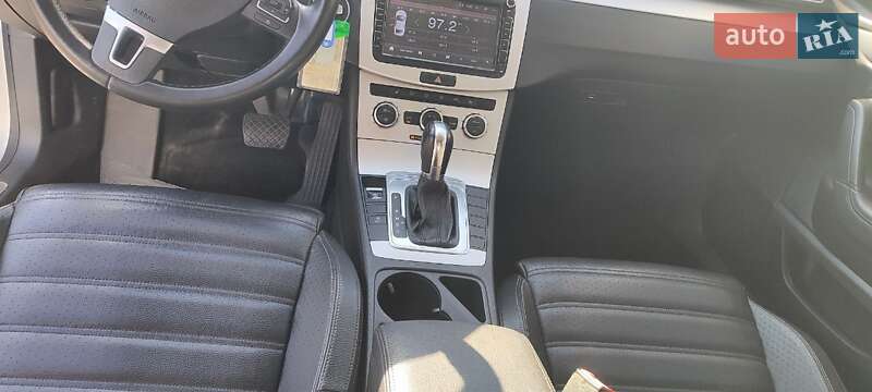 Купе Volkswagen CC / Passat CC 2012 в Києві