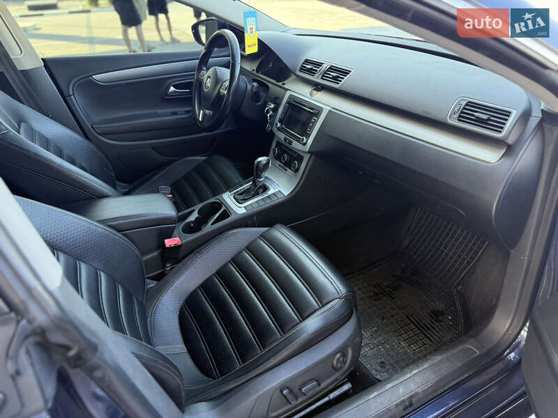 Купе Volkswagen CC / Passat CC 2011 в Звягеле
