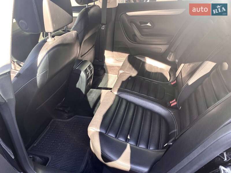 Купе Volkswagen CC / Passat CC 2012 в Помошной