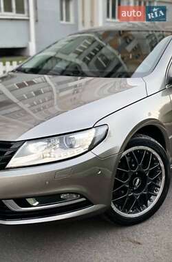 Купе Volkswagen CC / Passat CC 2012 в 