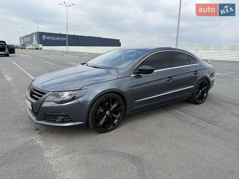 Купе Volkswagen CC / Passat CC 2011 в Львове