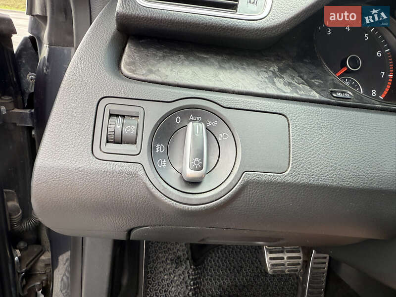 Купе Volkswagen CC / Passat CC 2011 в Львове