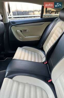 Купе Volkswagen CC / Passat CC 2011 в 