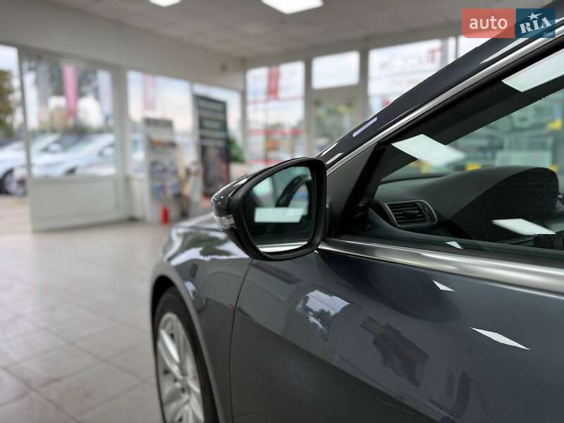 Купе Volkswagen CC / Passat CC 2014 в Киеве
