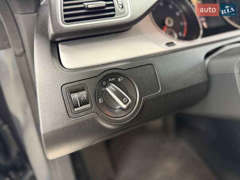 Купе Volkswagen CC / Passat CC 2014 в Киеве