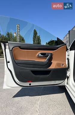 Купе Volkswagen CC / Passat CC 2013 в 